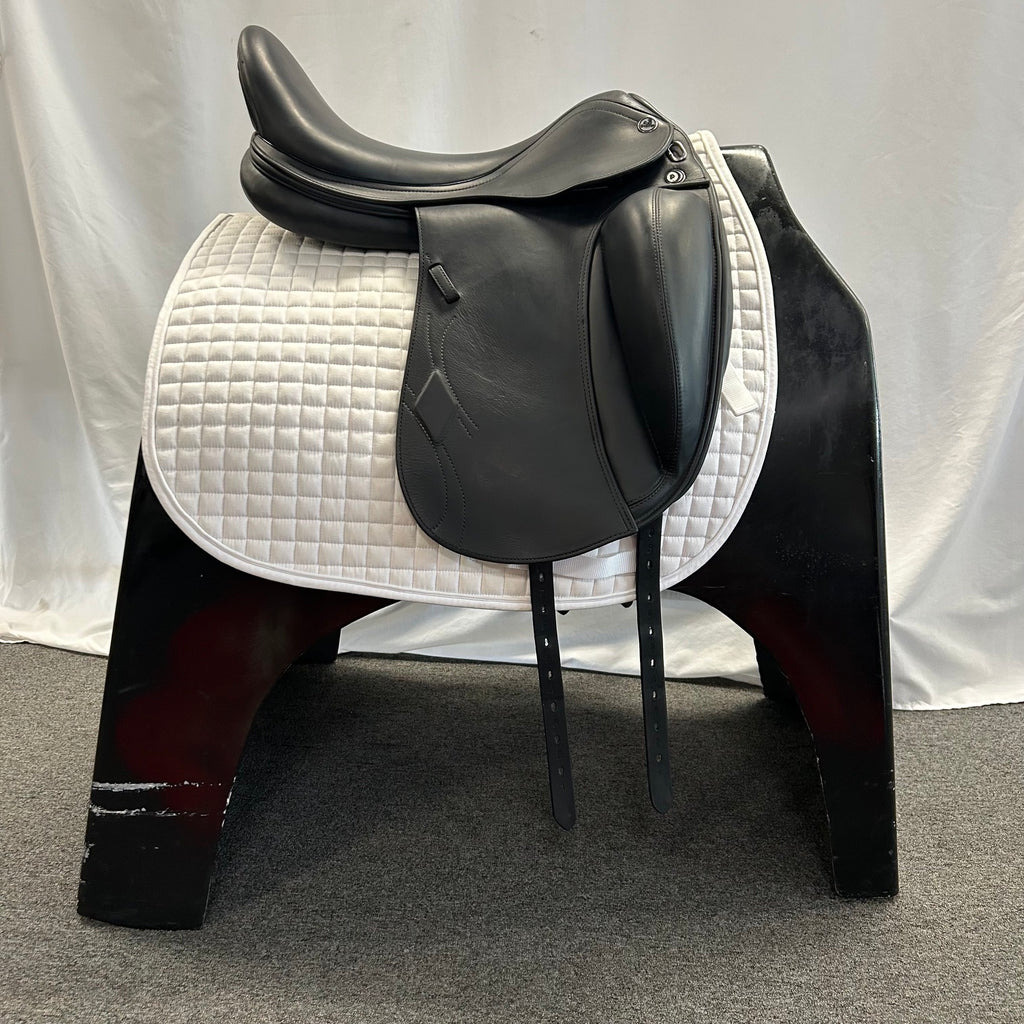 Used Prestige Philosophy 18" Dressage Saddle
