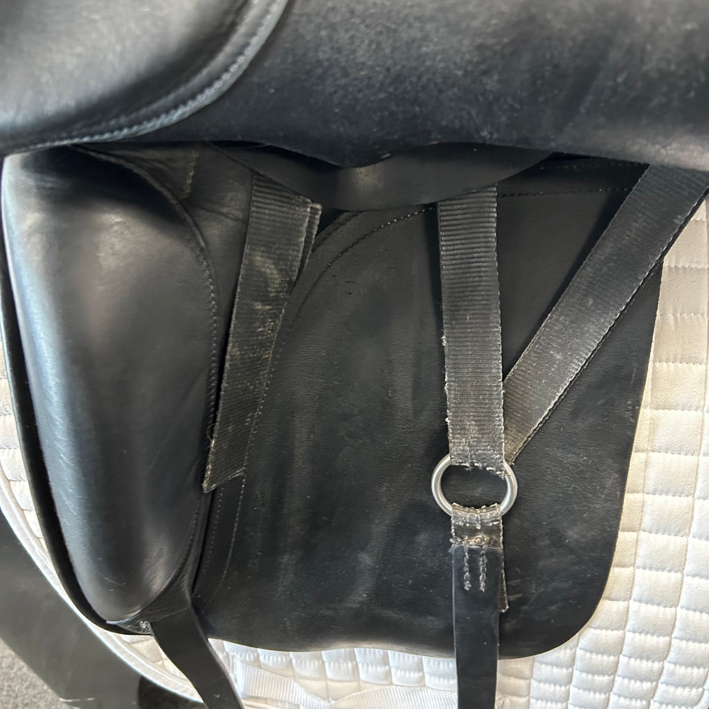Used Custom VLX 18" Dressage Saddle