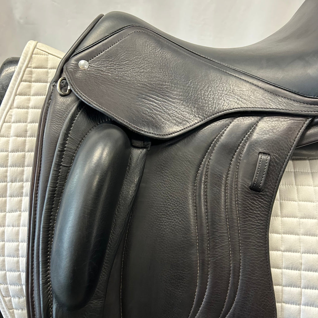 Used Schleese Let's Dance 17.5" Dressage Saddle