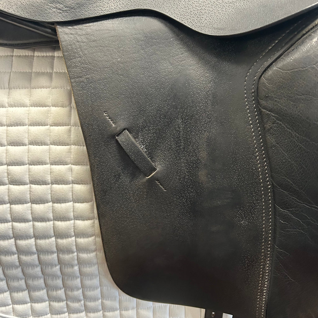 Used Black Country Eloquence 17.5" Dressage Saddle