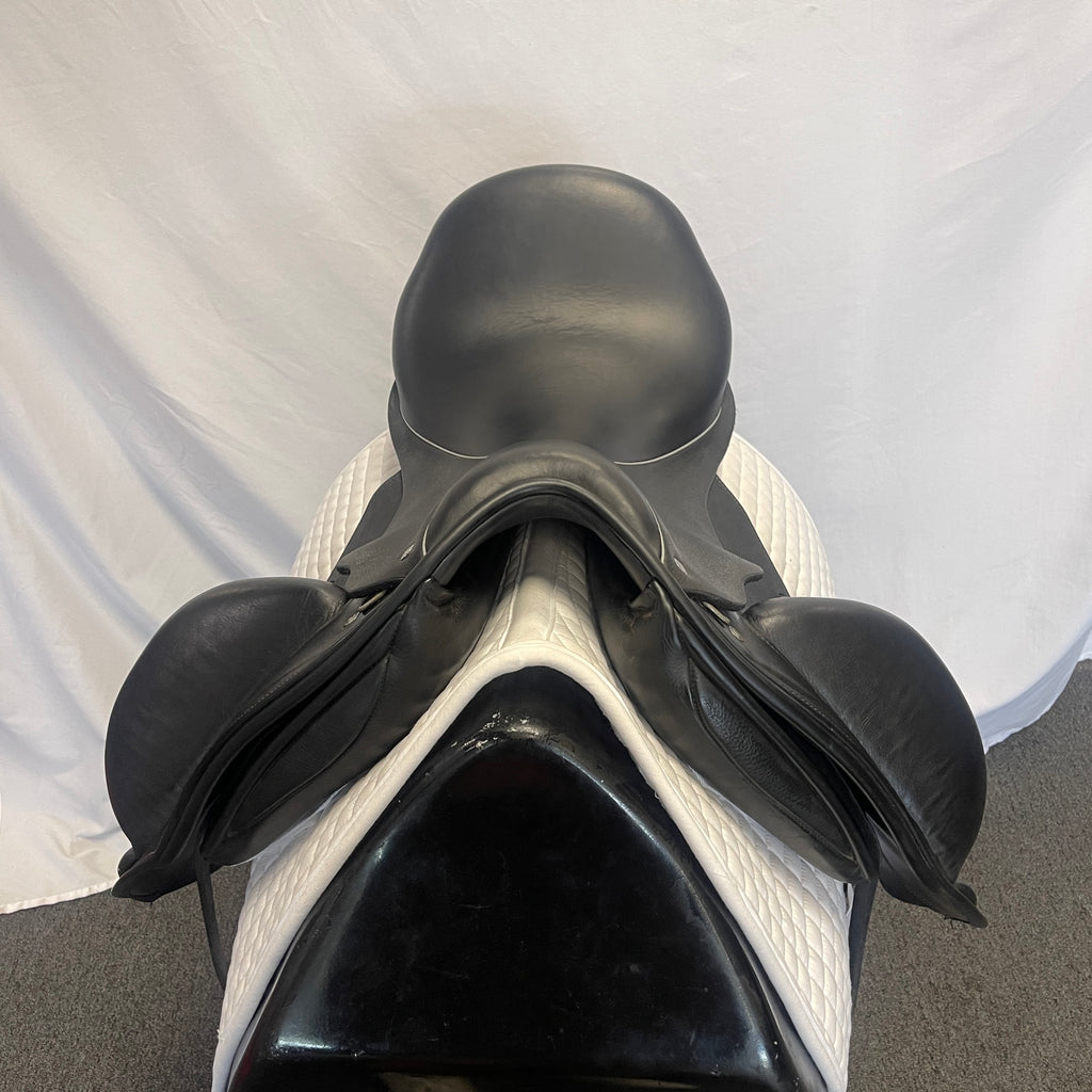 Used Custom Wolfgang Solo MKII 18" Dressage Saddle