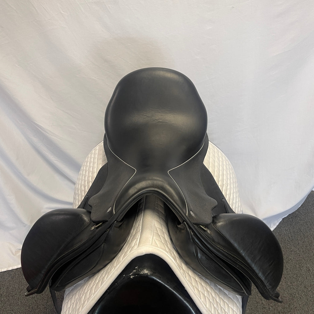 Used Custom Wolfgang Solo MKII 18" Dressage Saddle