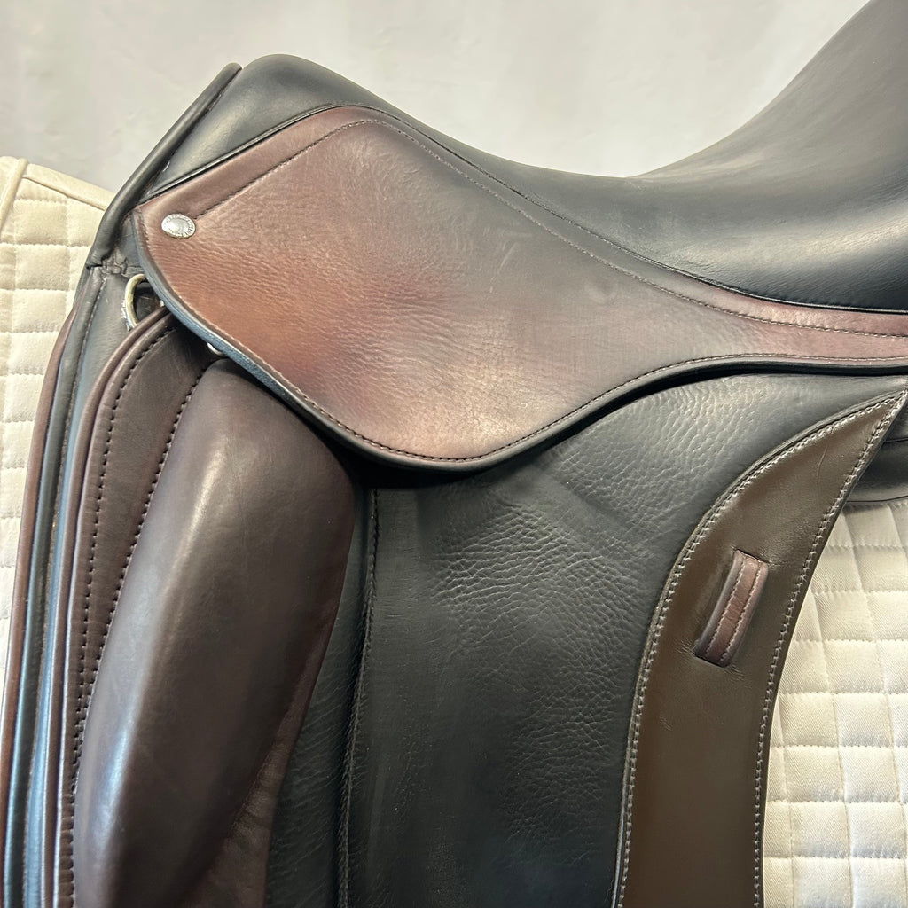 Used Schleese ProLight Plus 17.5" Dressage Saddle