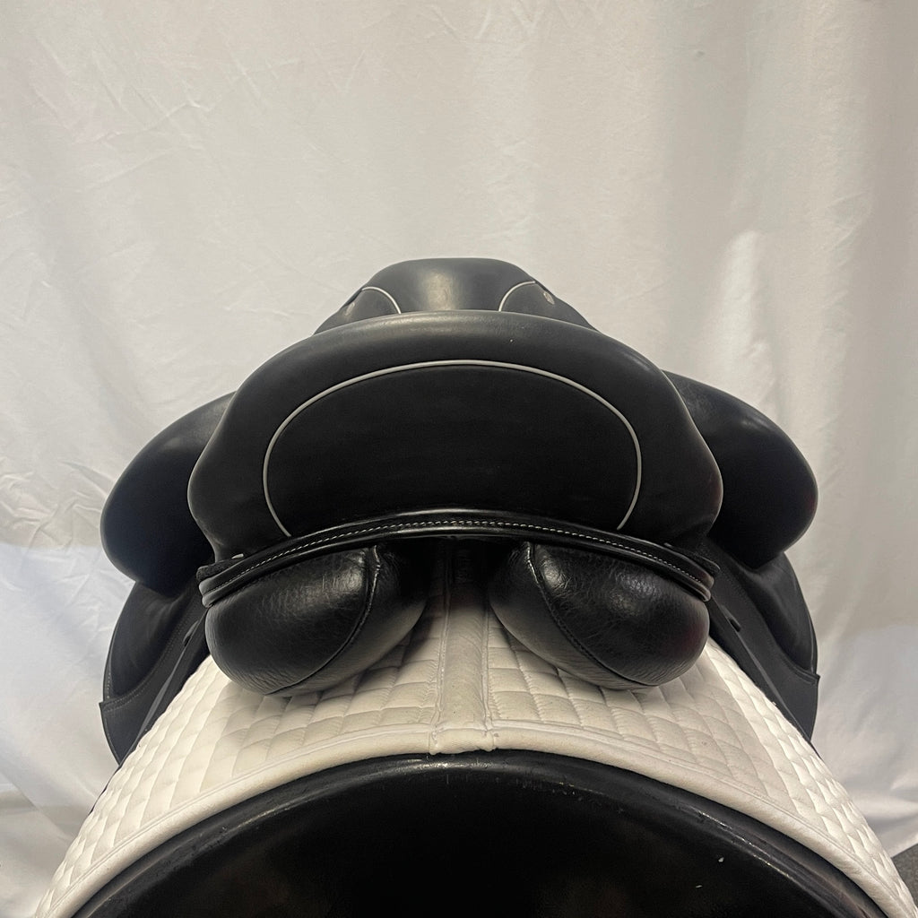 Used Custom Wolfgang Solo MKII 18" Dressage Saddle