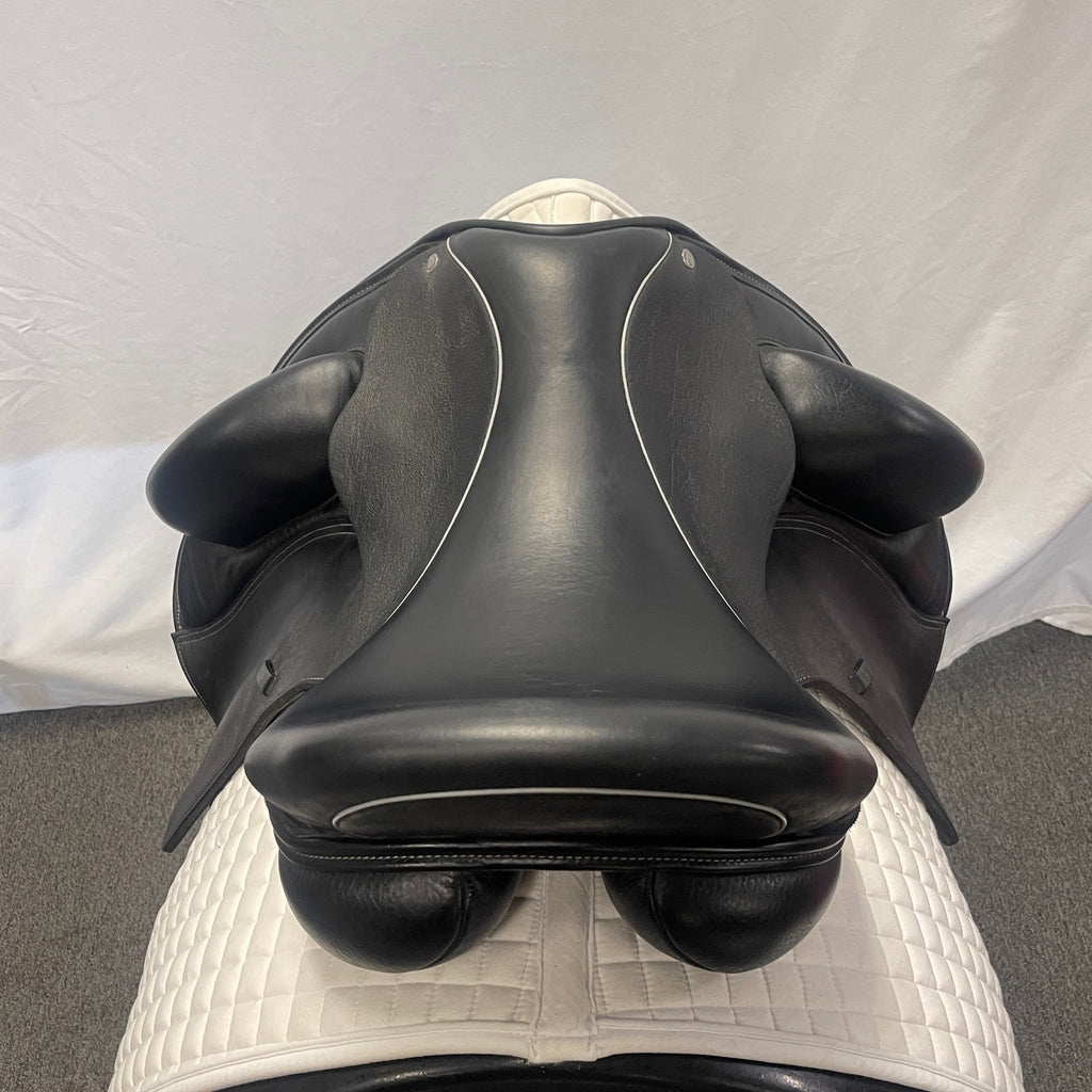 Used Custom Wolfgang Solo MKII 18" Dressage Saddle