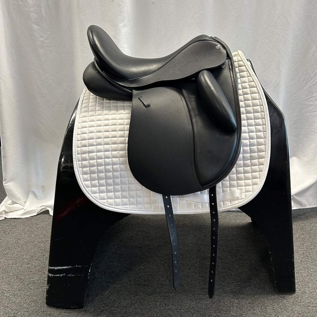 Demo Custom Wolfgang Solo Signature 17.5" Dressage Saddle