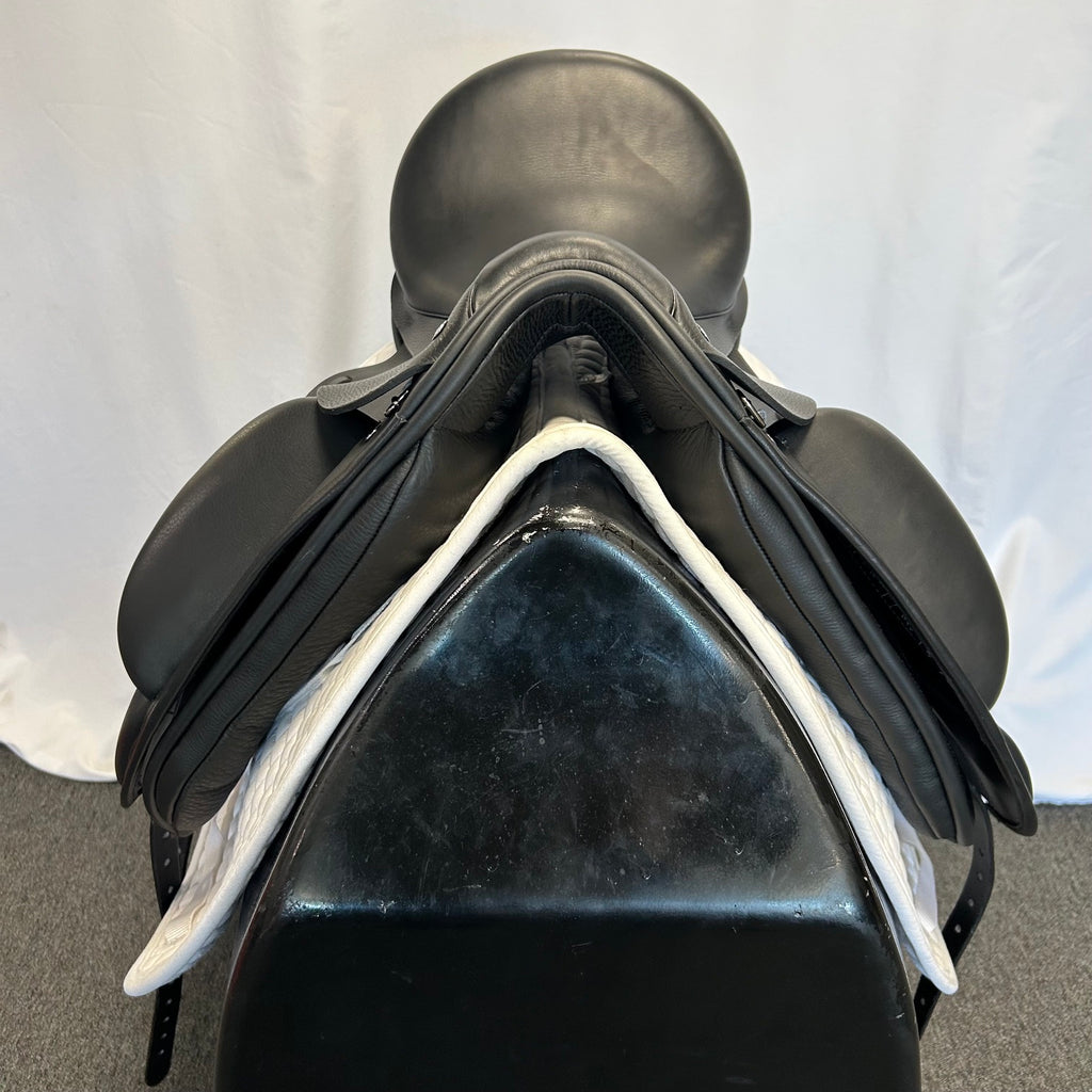 Demo Custom Wolfgang Solo Signature 17.5" Dressage Saddle