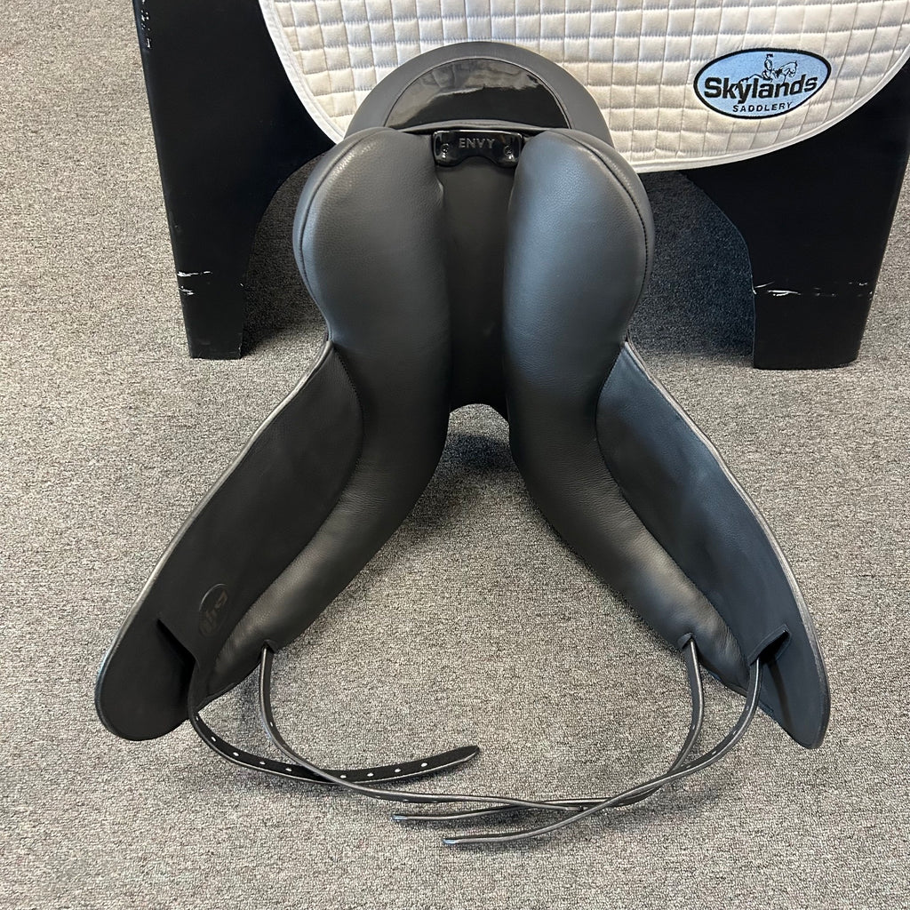 Demo Envy Aurora 17" Dressage Saddle