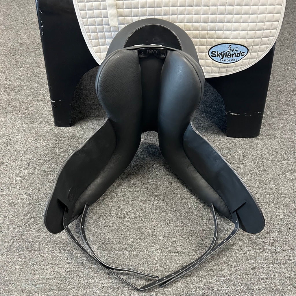 Demo Envy Aurora 18" Dressage Saddle
