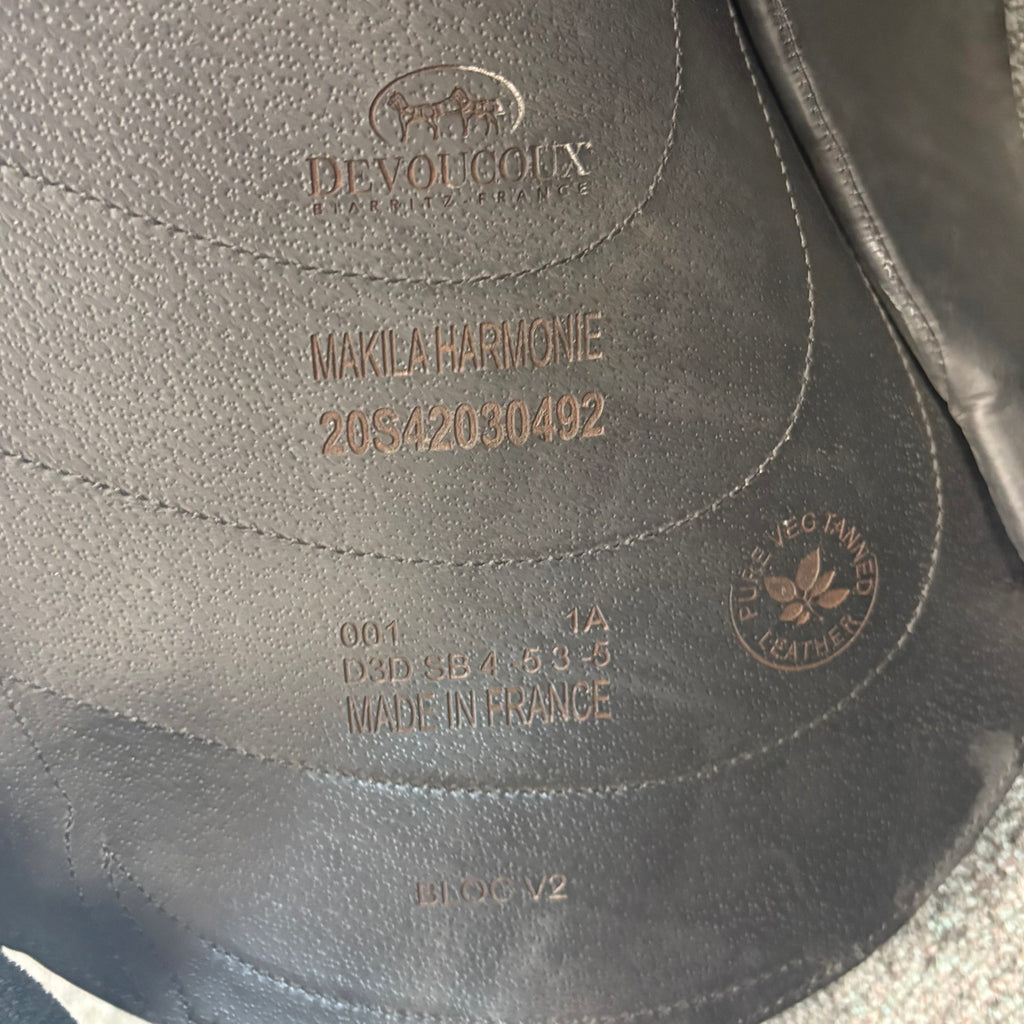 Used Devoucoux Makila Harmonie 17" Monoflap Dressage Saddle