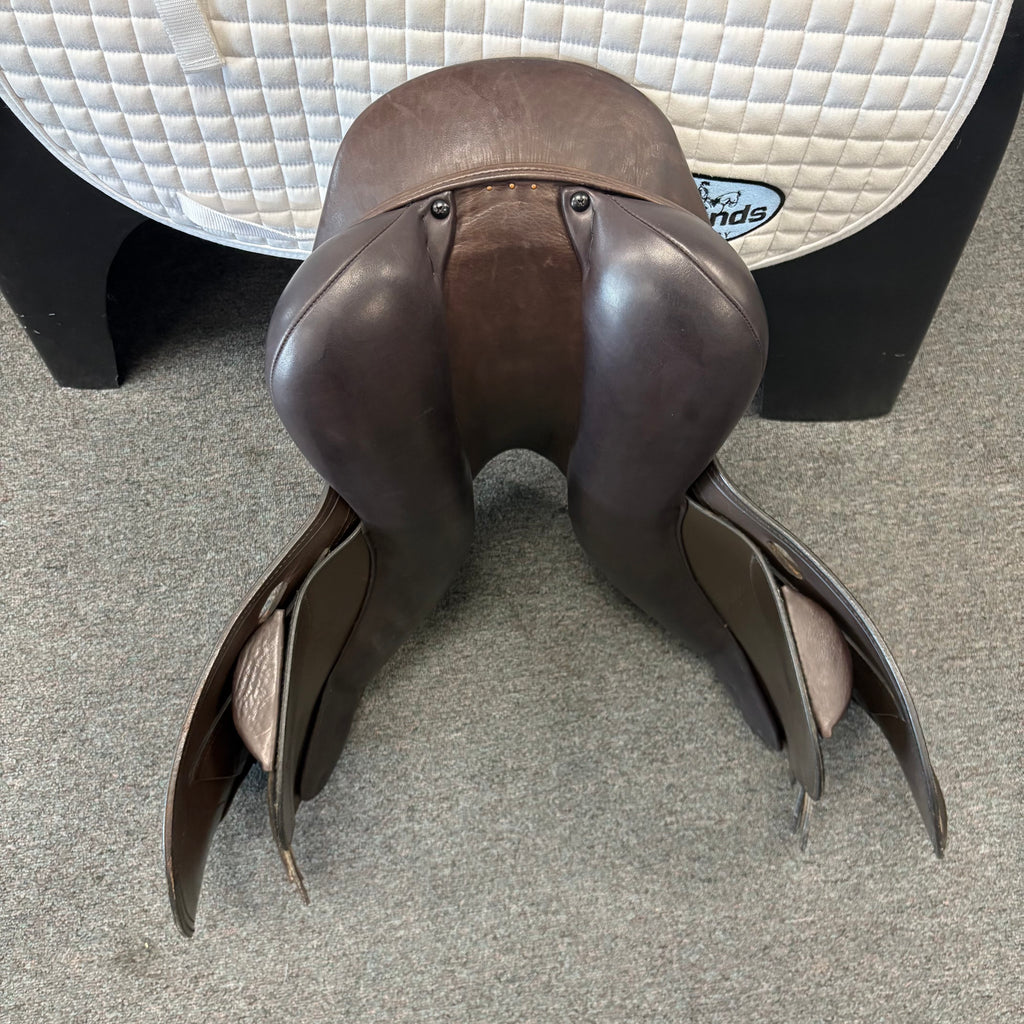 HOLD: Used Schleese Eagle 17.5" Jump Saddle