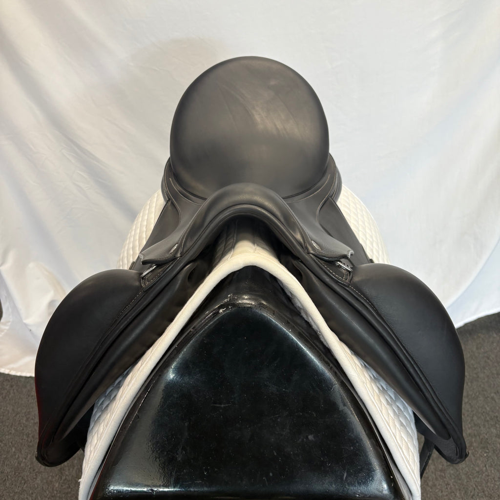 Used Equipe Kalifornia 18" Monoflap Dressage Saddle