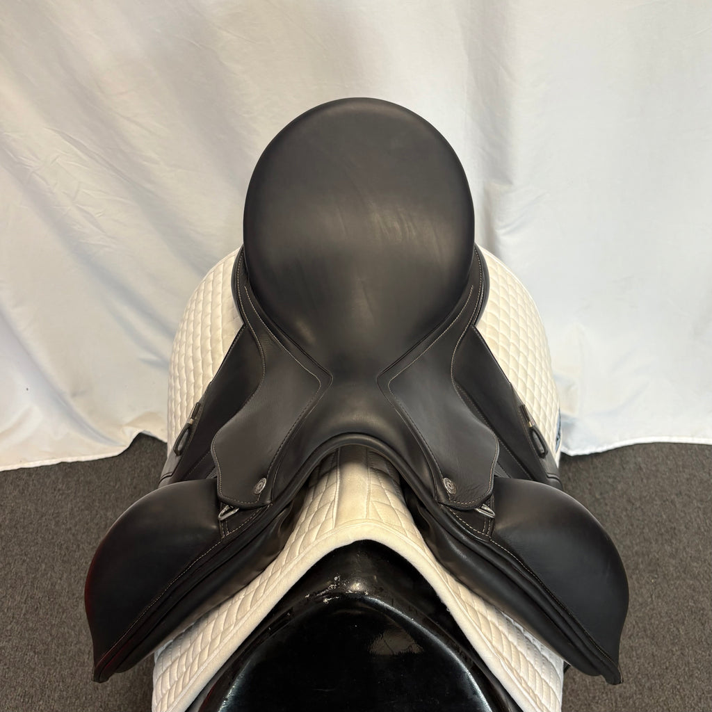 Used Equipe Kalifornia 18" Monoflap Dressage Saddle