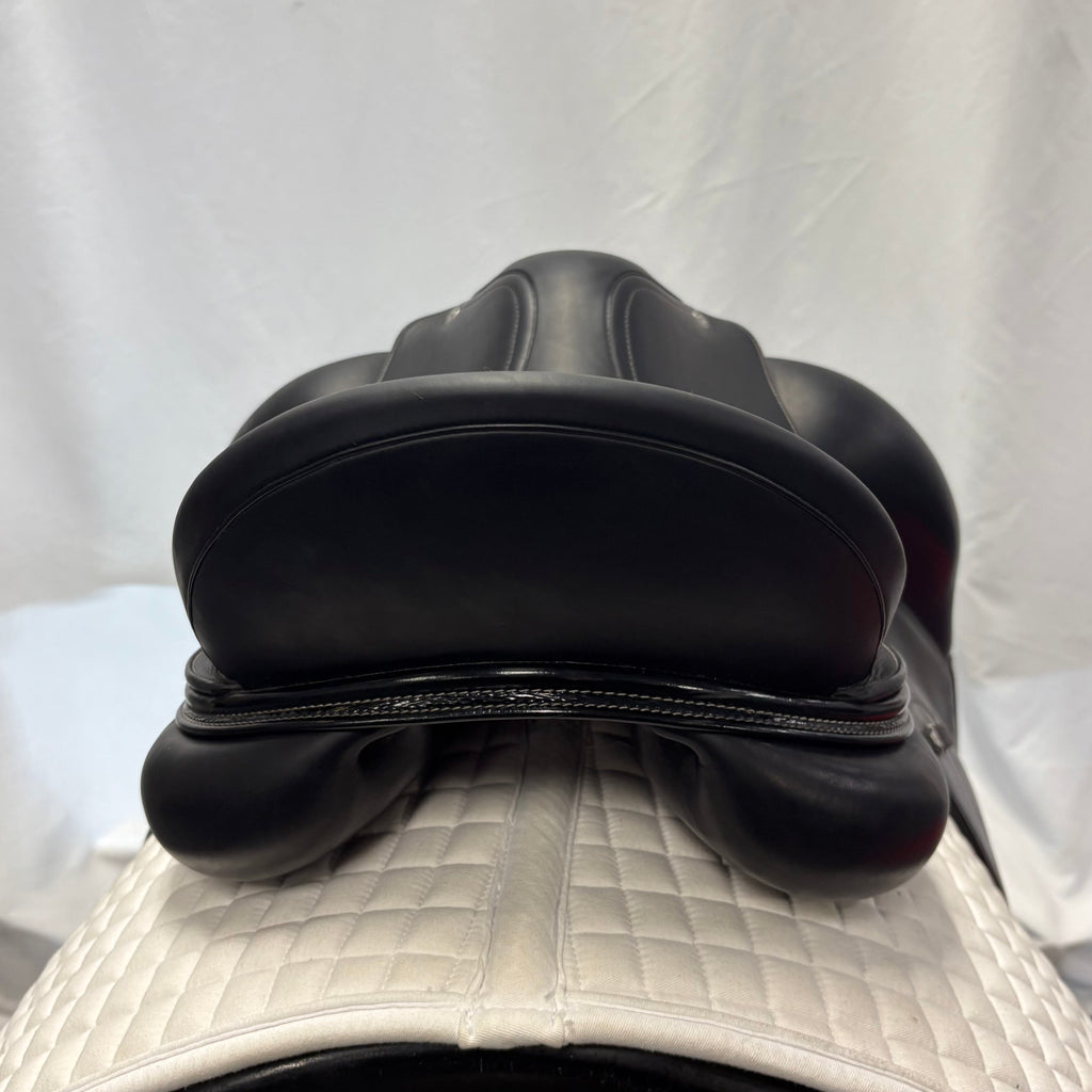 Used Equipe Kalifornia 18" Monoflap Dressage Saddle