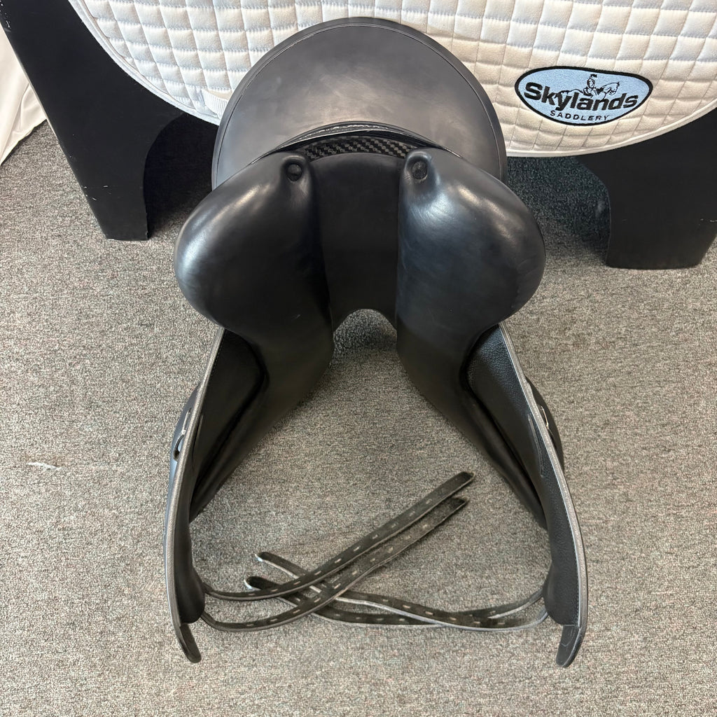 Used Equipe Kalifornia 18" Monoflap Dressage Saddle