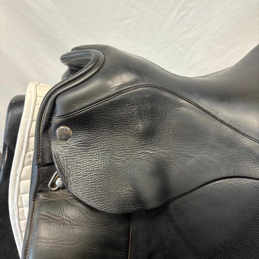 Used Albion Platinum Genesis 17.5" Dressage Saddle