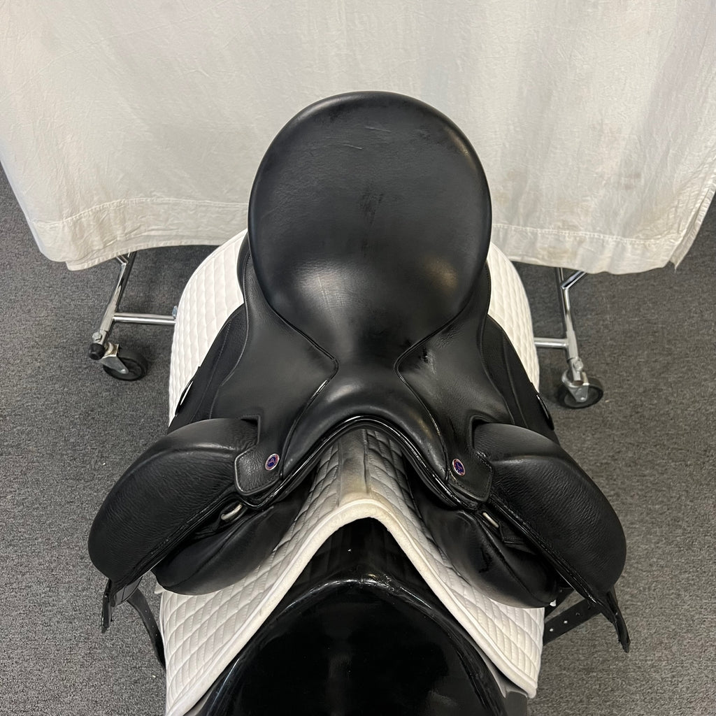 Used Tota Freedom Pro 18" Dressage Saddle