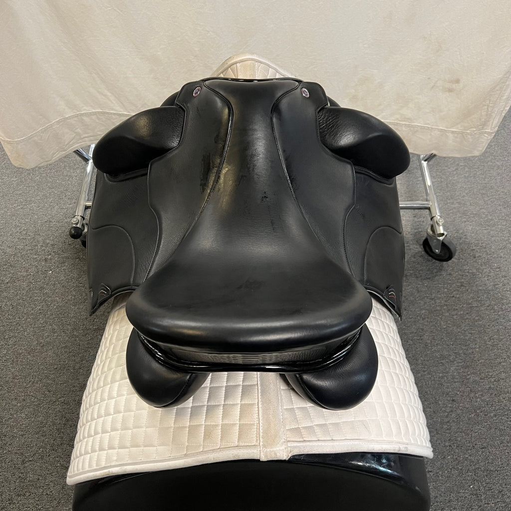 Used Tota Freedom Pro 18" Dressage Saddle