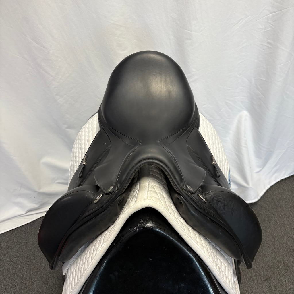 Used Equipe Viktoria 17.5" Monoflap Dressage Saddle