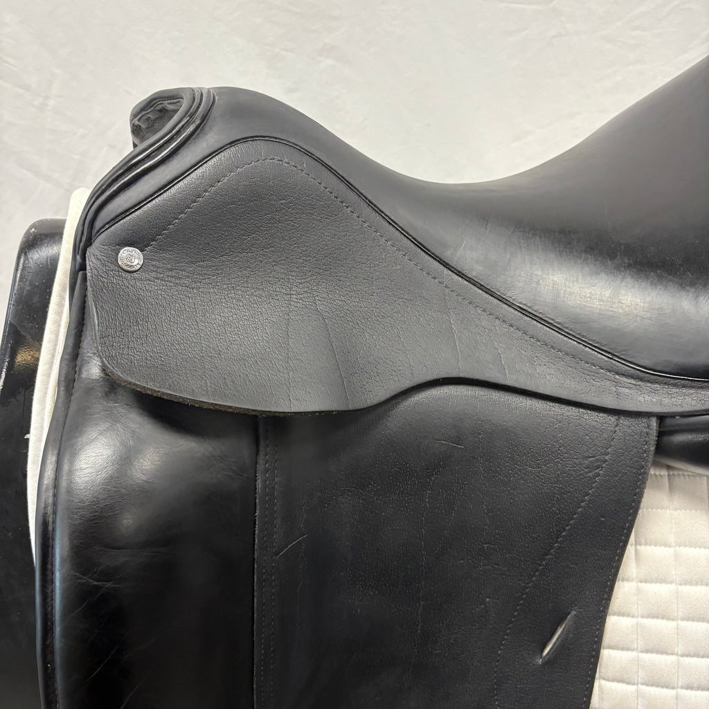 Used Custom Advantage 18" Dressage Saddle