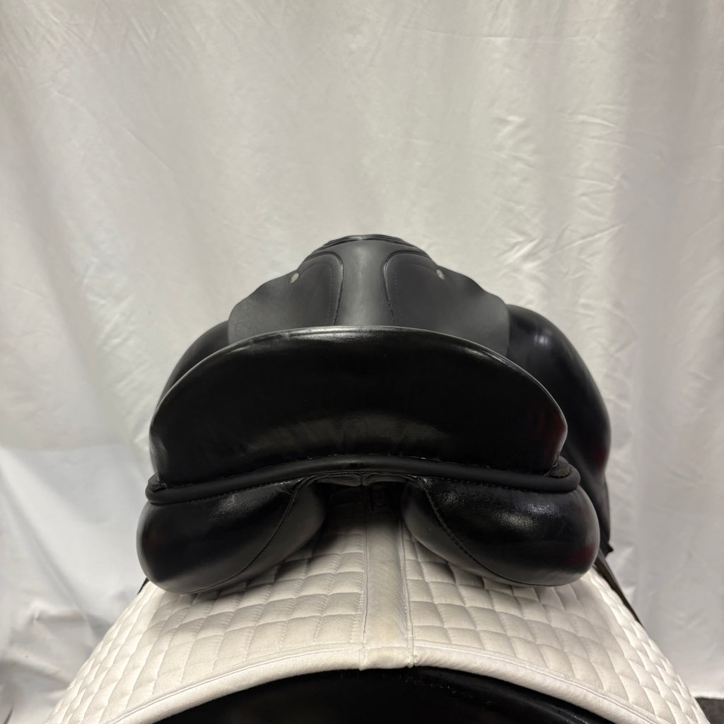 Used Custom Advantage 18" Dressage Saddle
