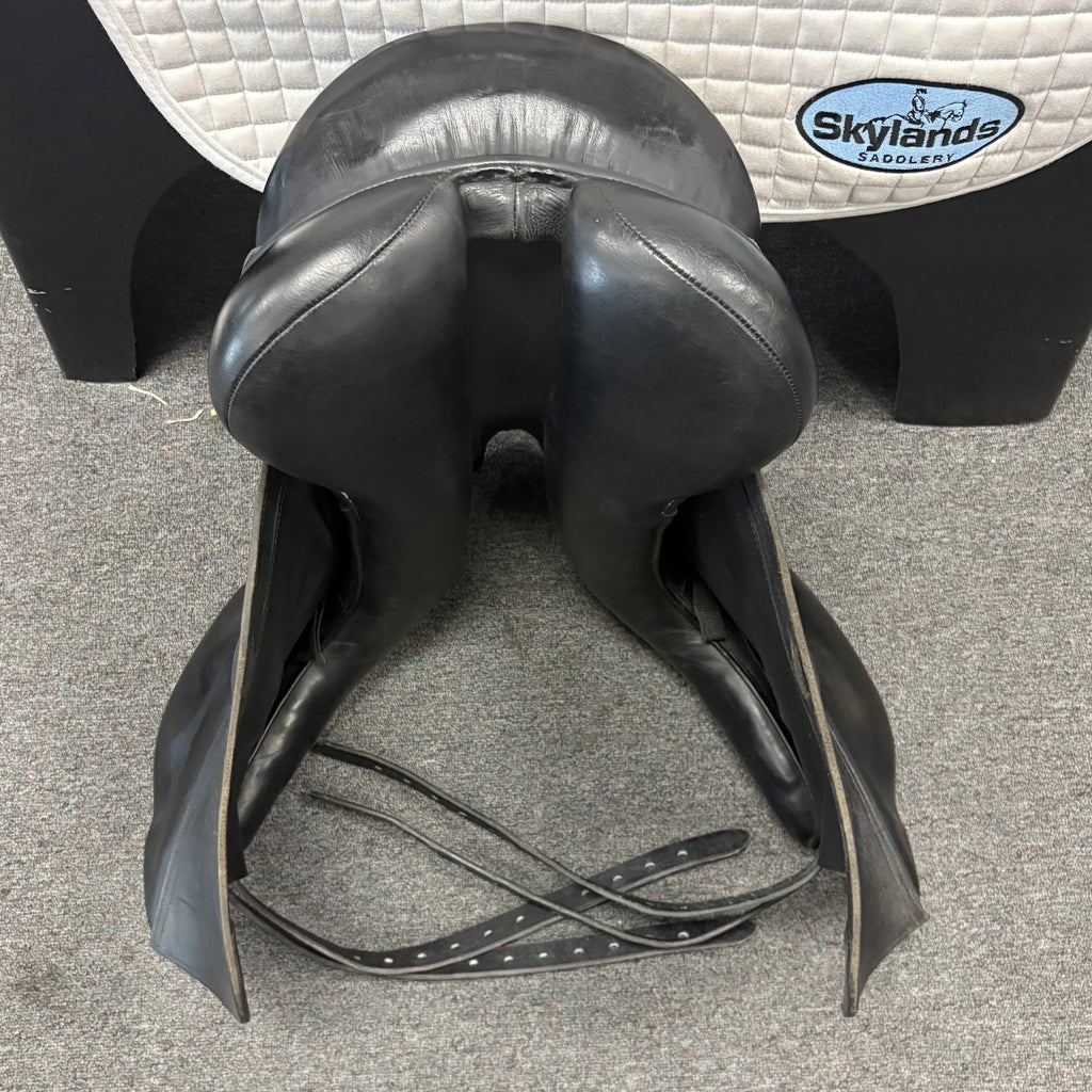 Used Custom Advantage 18" Dressage Saddle