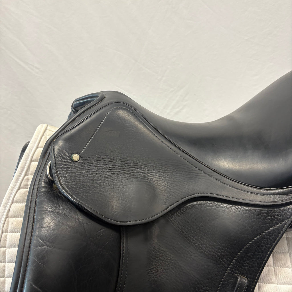 Used Schleese Wave 17" Dressage Saddle