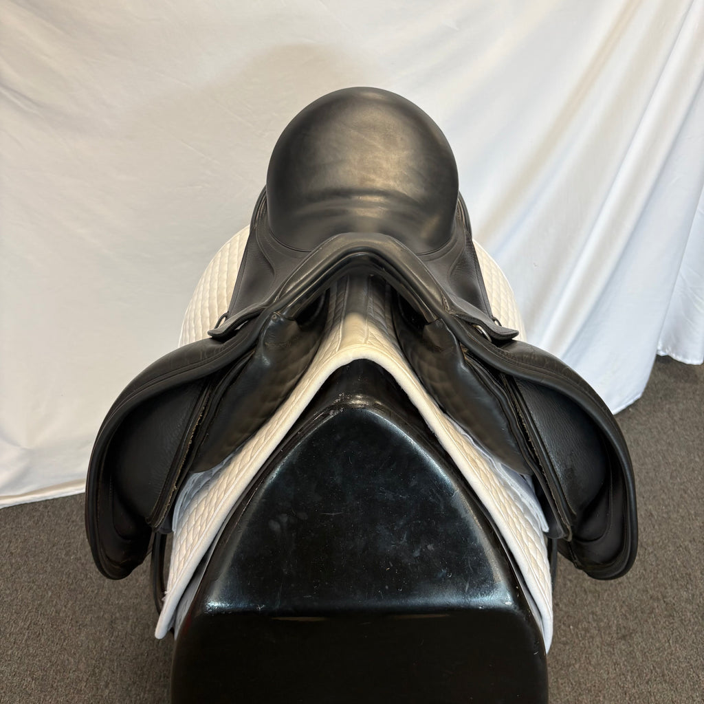 Used Schleese Wave 17" Dressage Saddle