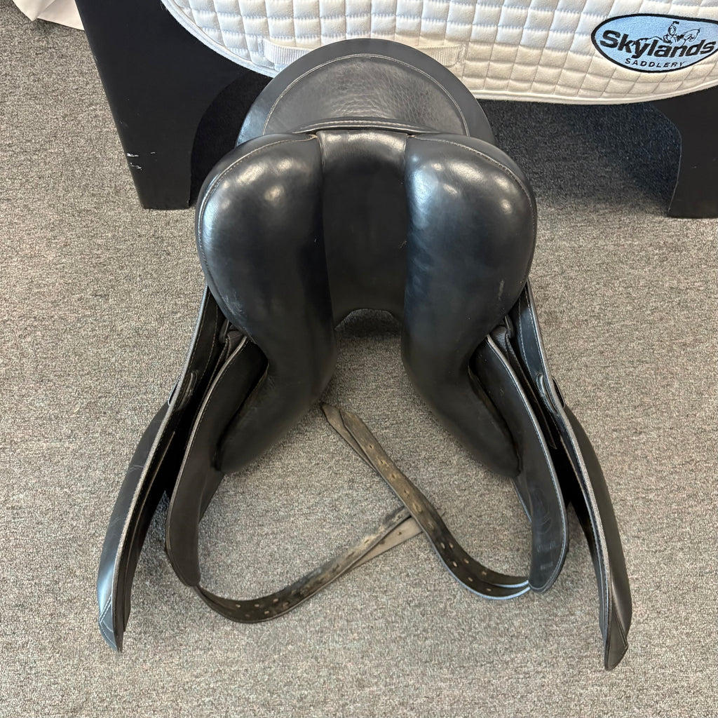 Used Schleese Wave 17" Dressage Saddle
