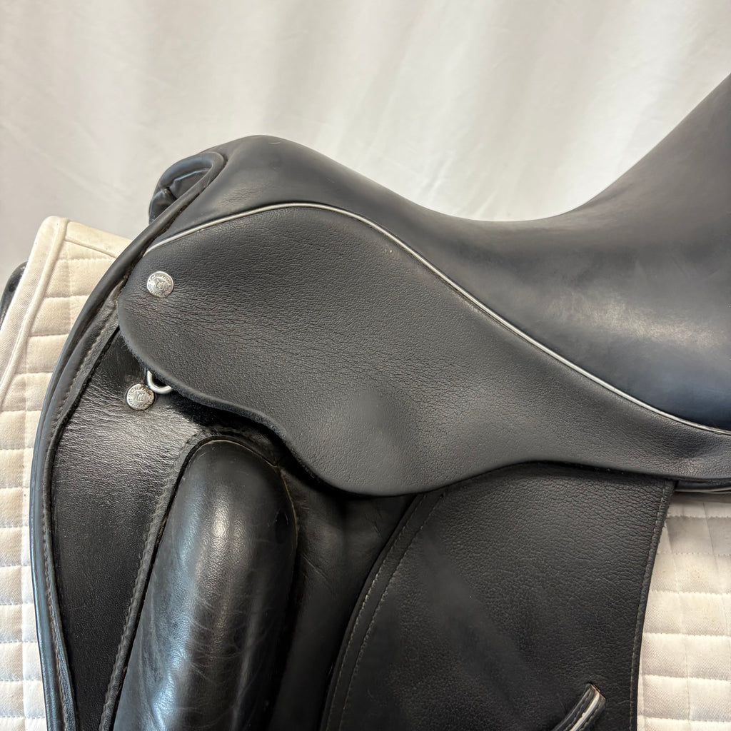 Used Custom Wolfgang Solo MKII 17.5" Dressage Saddle