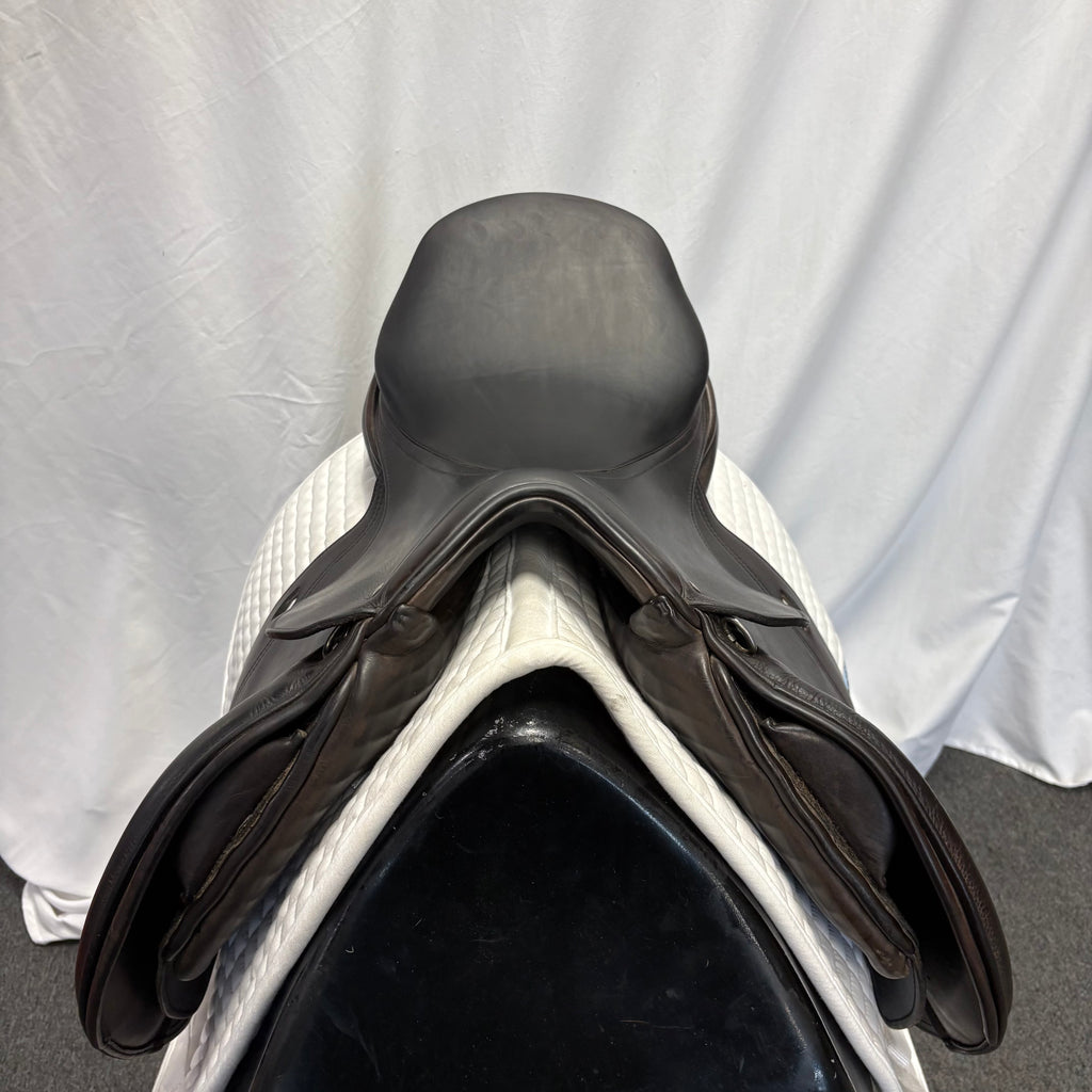 Used Schleese Eagle 18" Jump Saddle