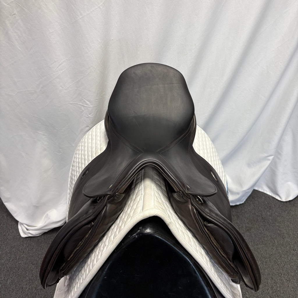 Used Schleese Eagle 18" Jump Saddle