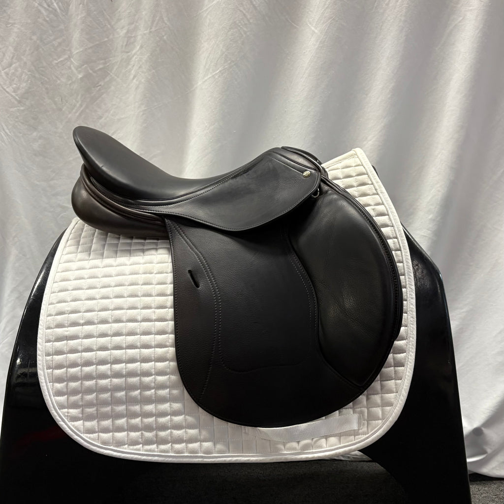 Used Schleese Eagle 18" Jump Saddle