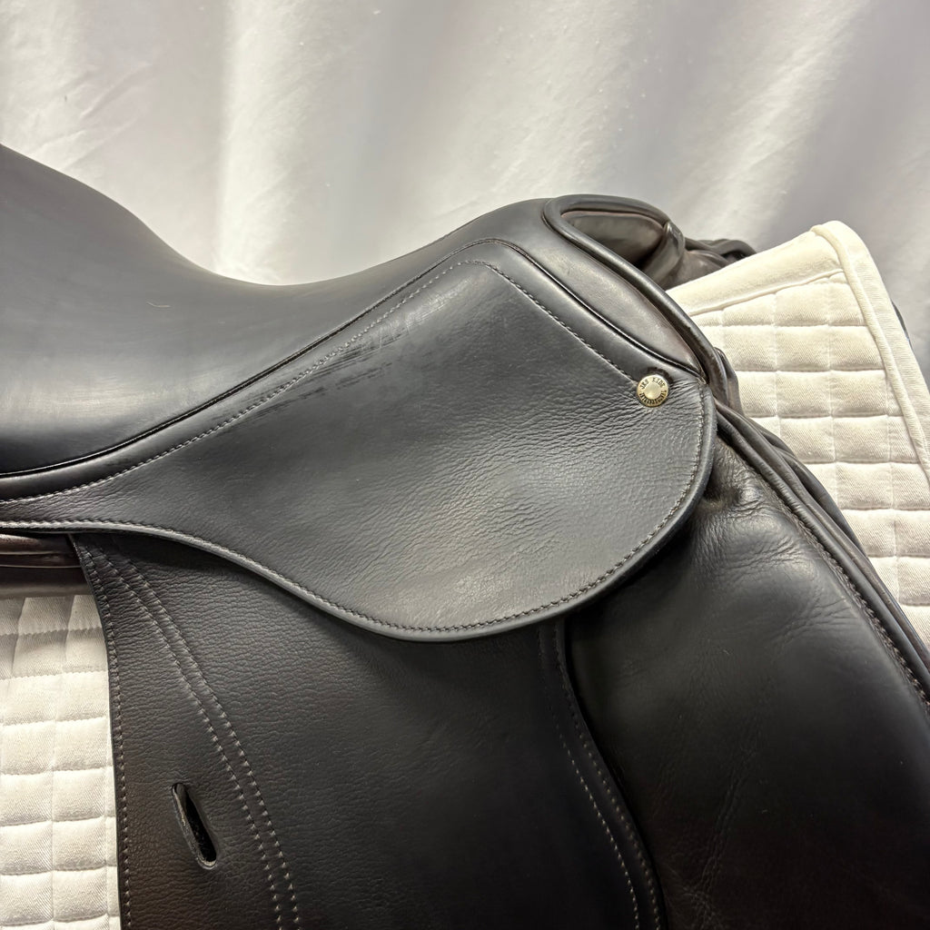 Used Schleese Eagle 18" Jump Saddle