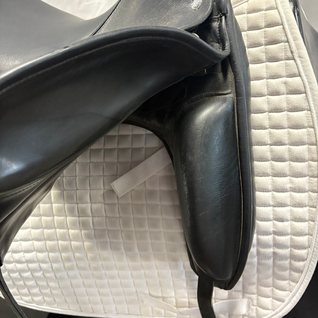 Used Custom Saddlery Everest 18" Dressage Saddle
