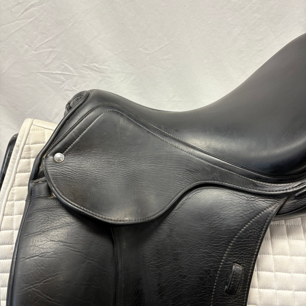 Used Schleese Obrigado 17" Dressage Saddle