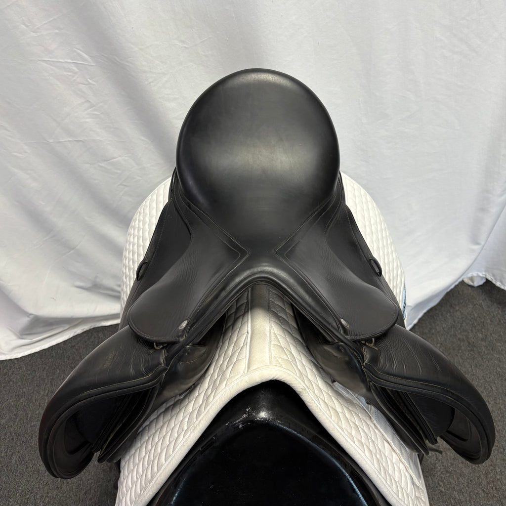 Used Schleese Obrigado 17" Dressage Saddle