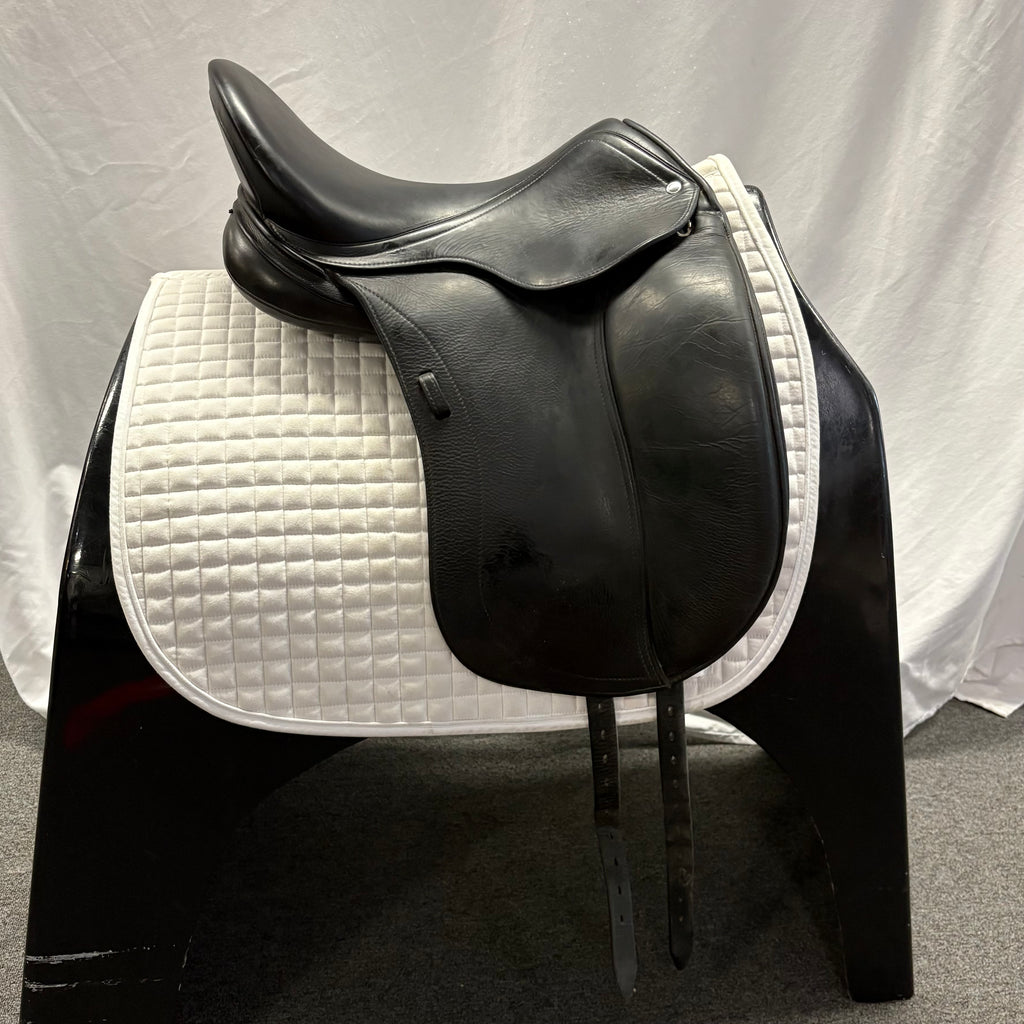 Used Schleese Obrigado 17" Dressage Saddle