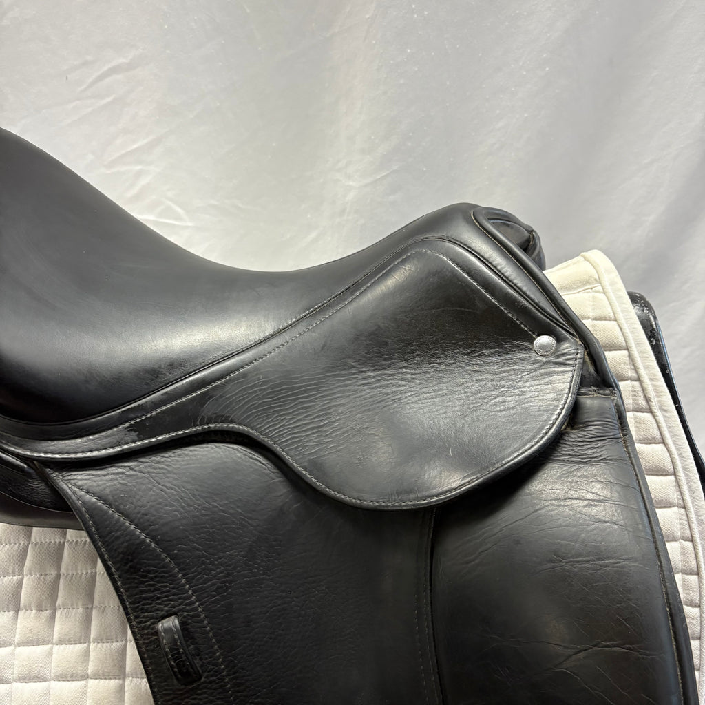 Used Schleese Obrigado 17" Dressage Saddle