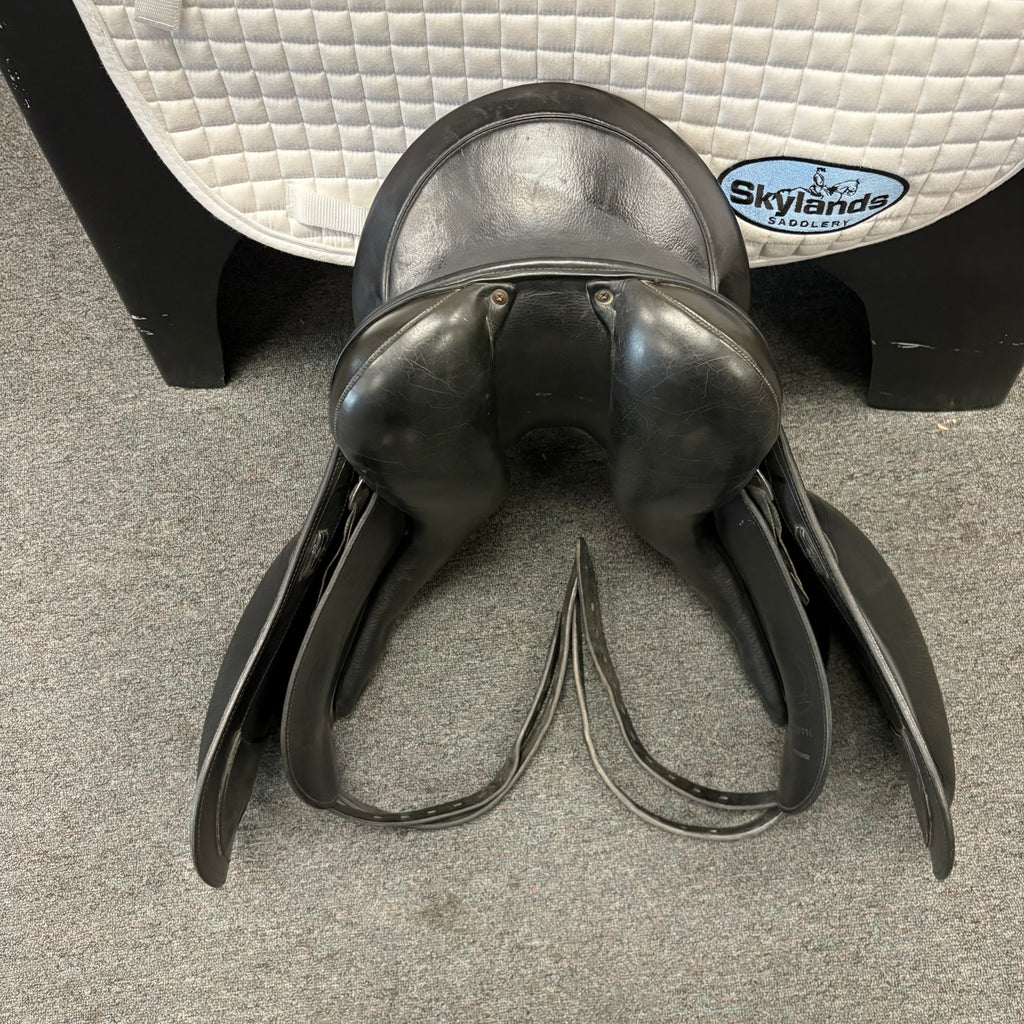 Used Schleese Obrigado 17" Dressage Saddle