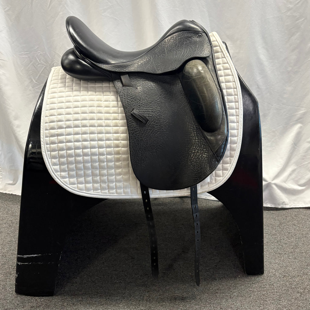 Used County Epiphany 17" Dressage Saddle