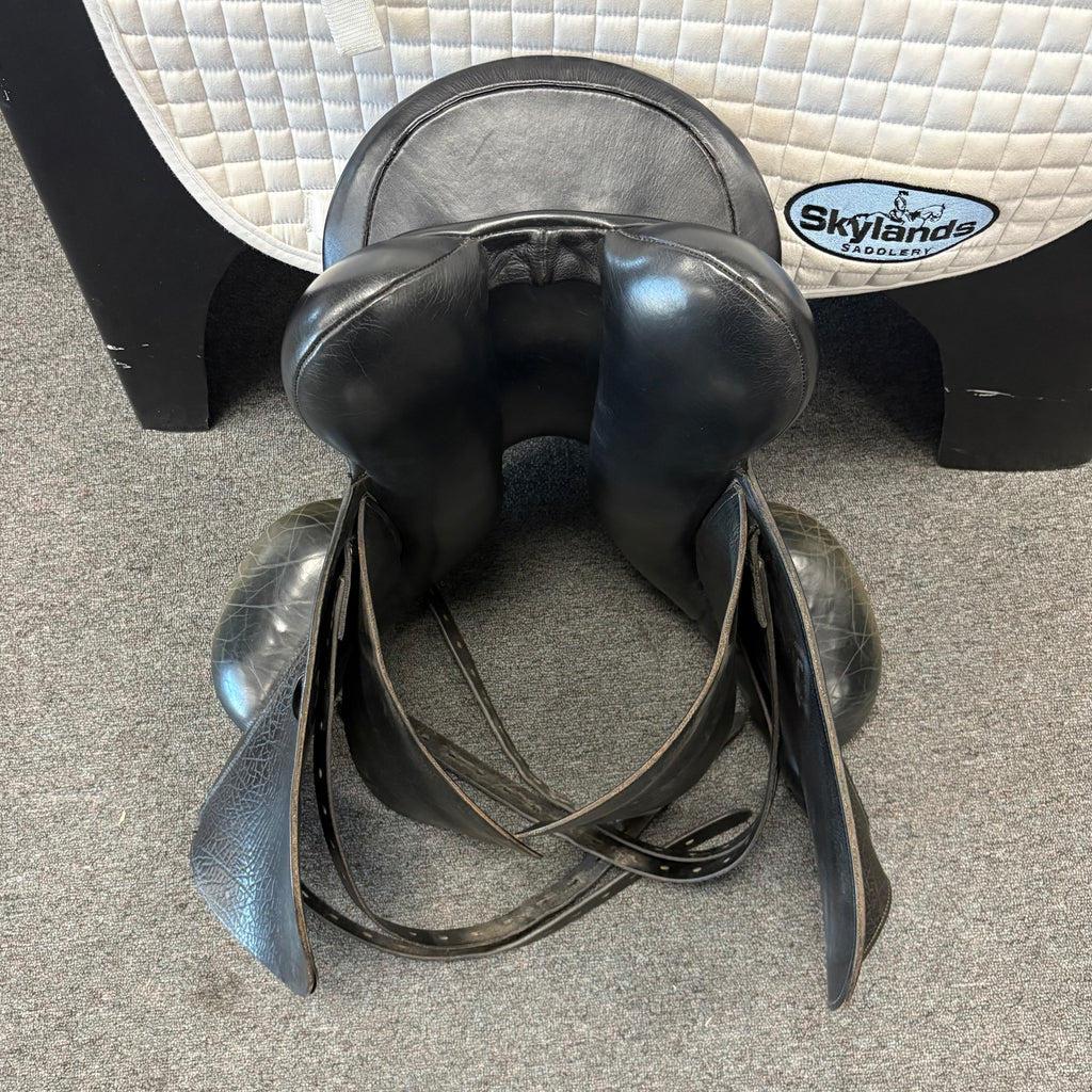 Used County Epiphany 17" Dressage Saddle