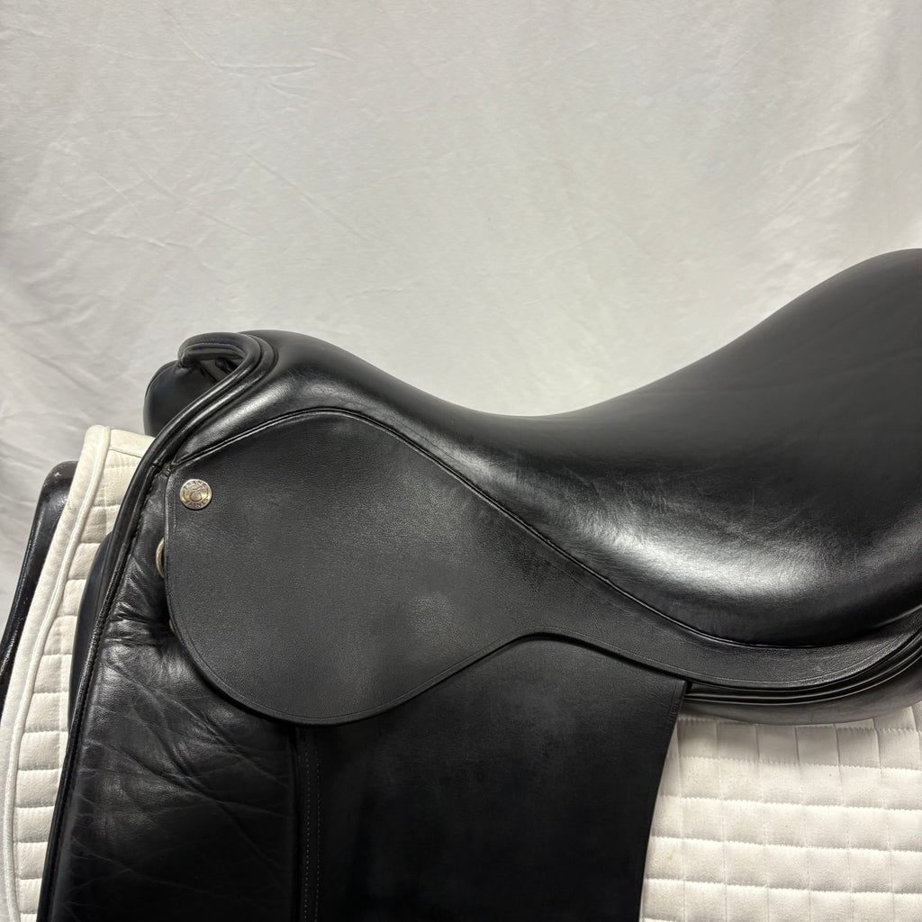Used Frank Baines Elegance 18" Dressage Saddle