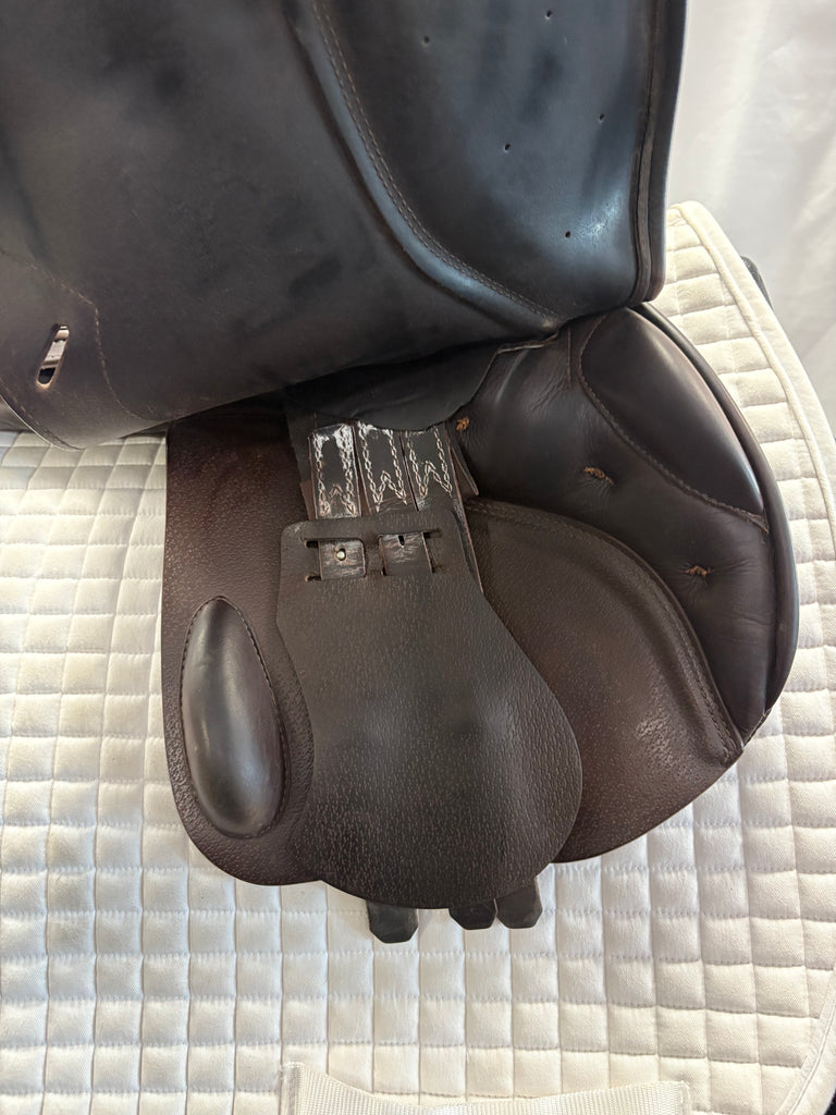 Used Prestige Versailles 17" Jump Saddle