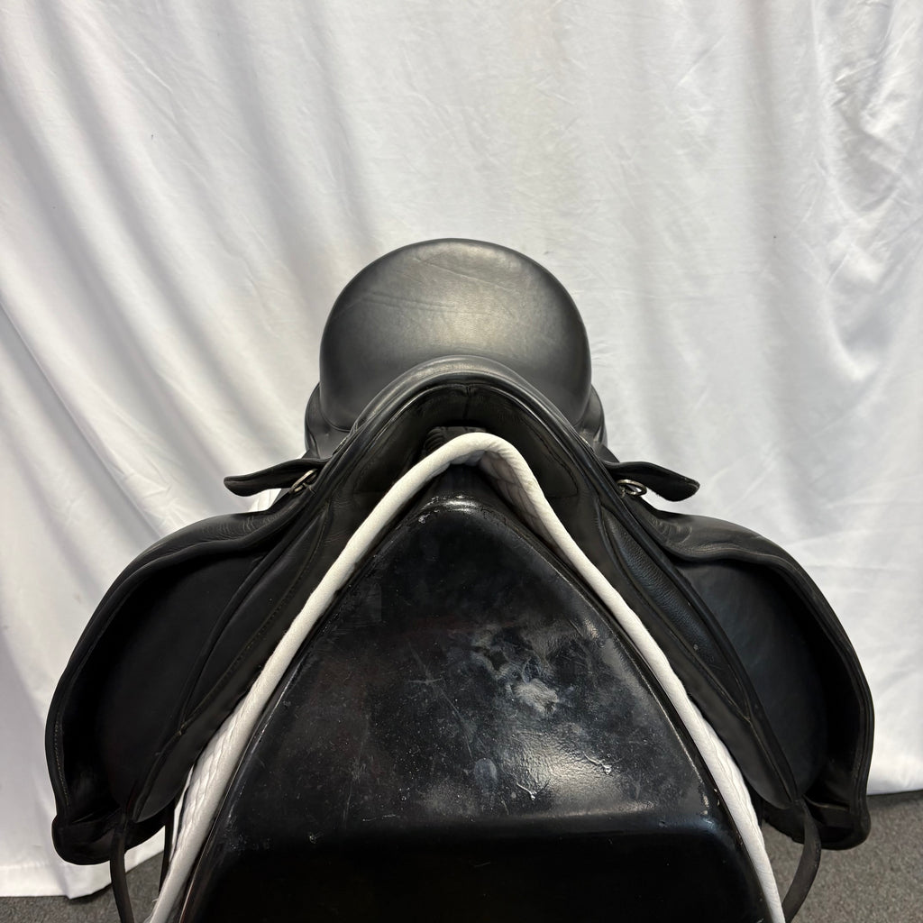 Used Dresch 18" Dressage Saddle