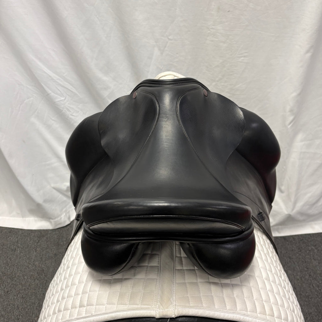 Used Dresch 18" Dressage Saddle