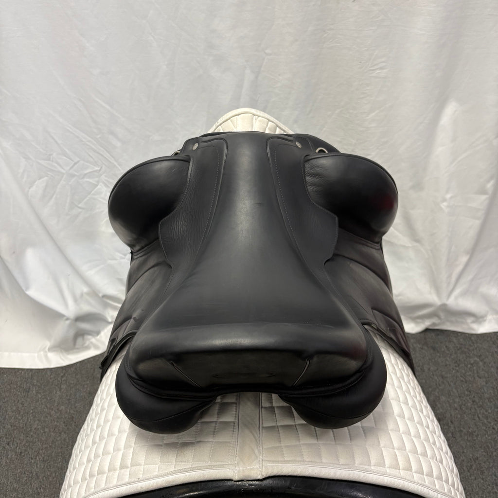 Used Antares Tempo 18" Monoflap Dressage Saddle