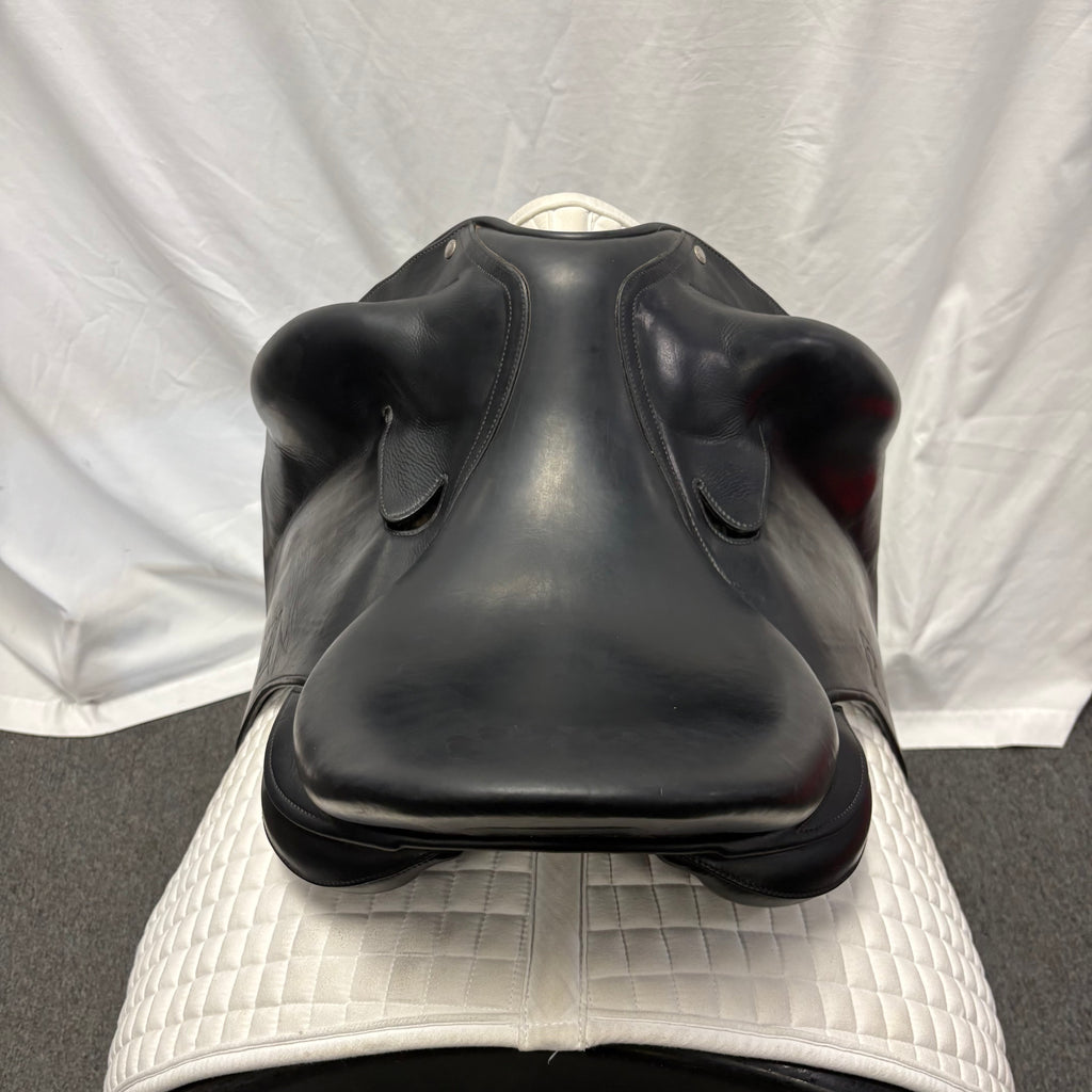 Used Childeric DPL Monoflap 18" Dressage Saddle