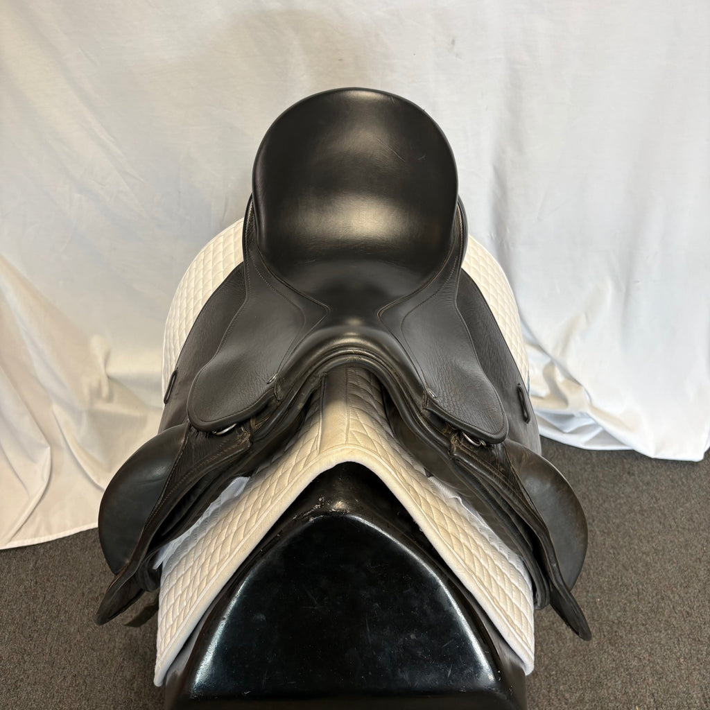 Used County Perfection 17" Dressage Saddle