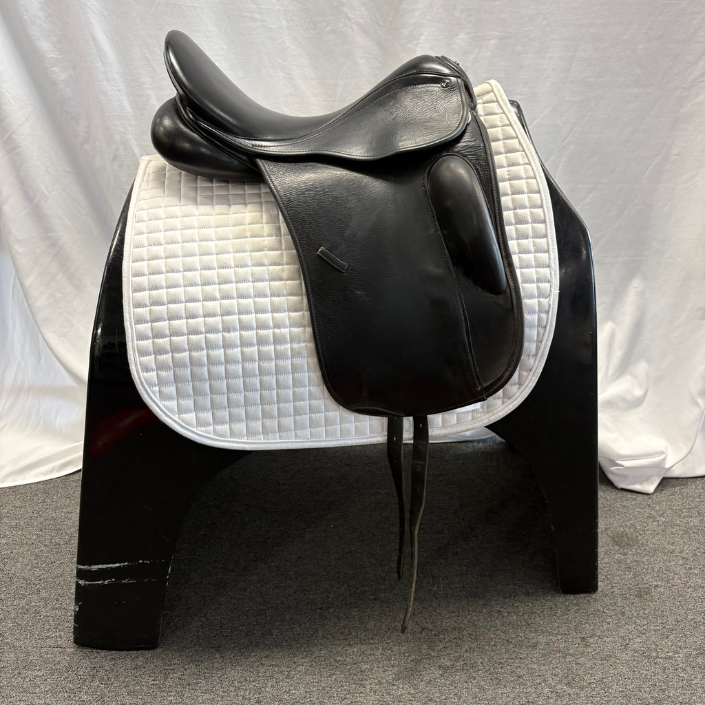 Used County Perfection 17" Dressage Saddle
